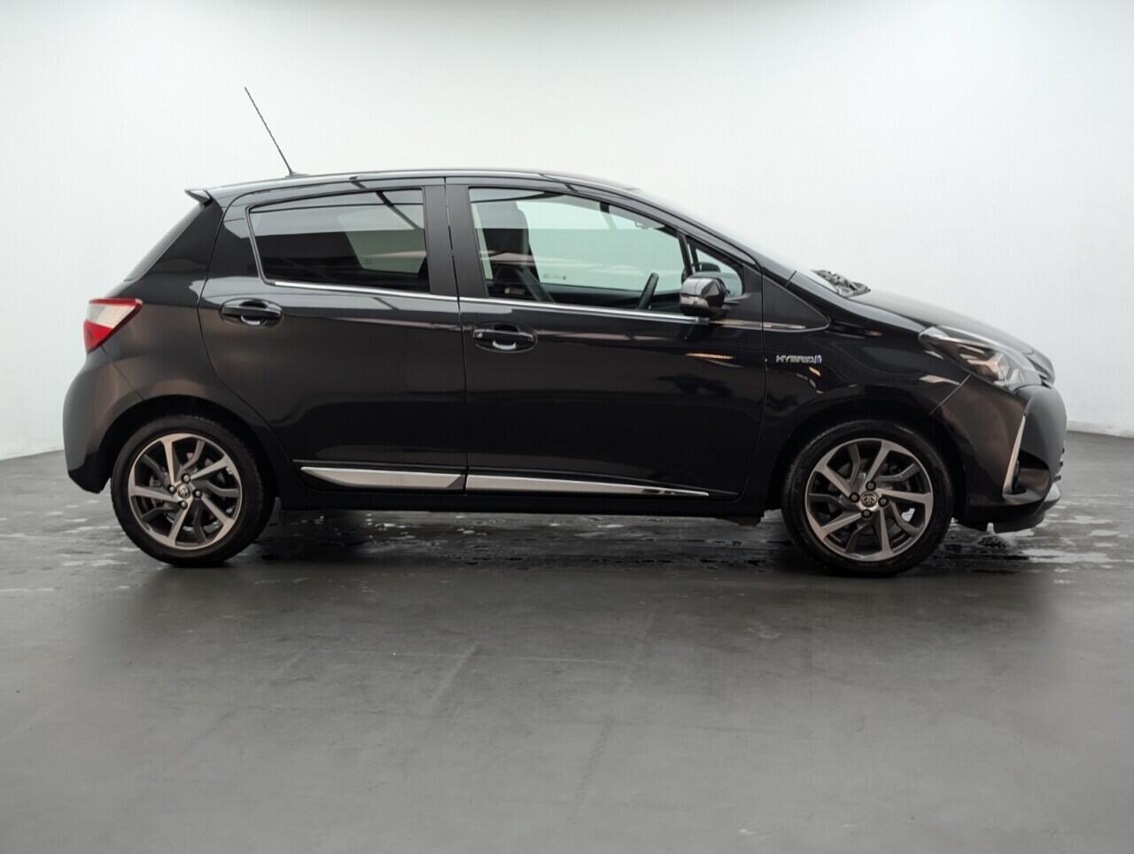 Used Toyota Yaris 2017 for sale - 76425314: Photo 9