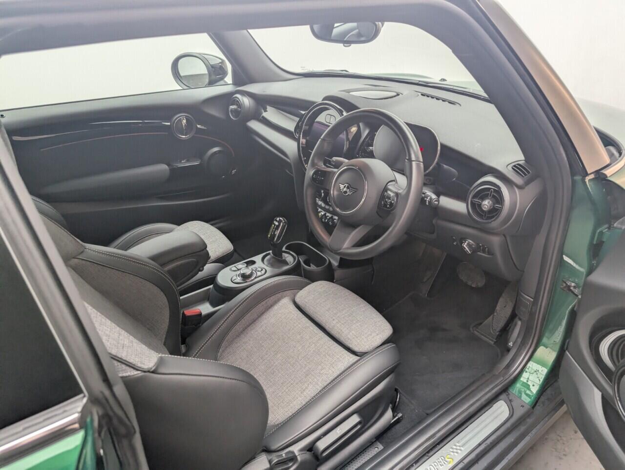 Used MINI Electric Hatch 2023 for sale - 76424136: Photo 11