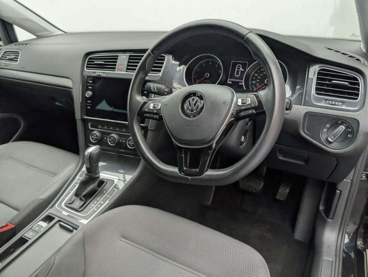 Used Volkswagen Golf 2020 for sale - 77714397: Photo 11