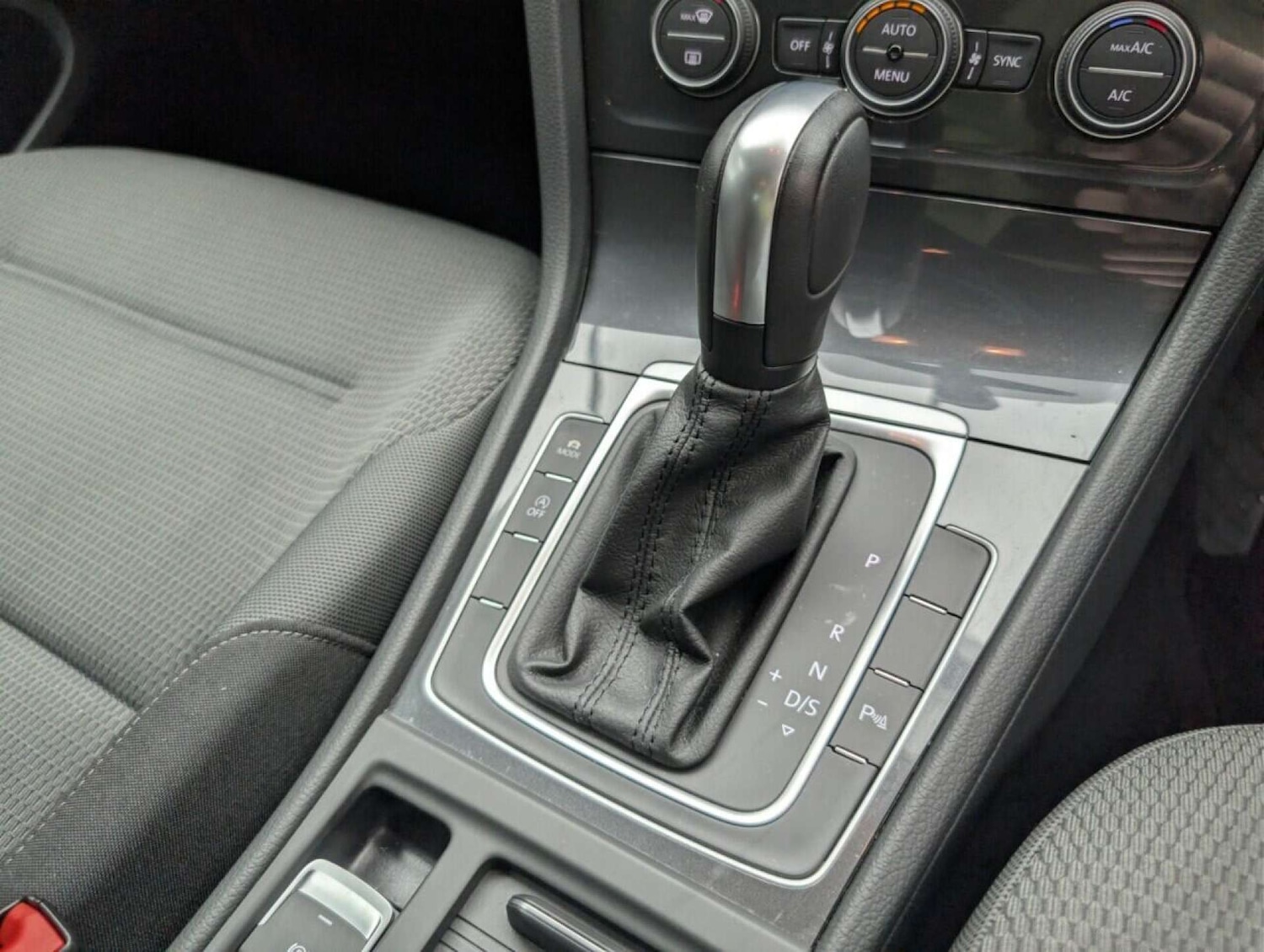 Used Volkswagen Golf 2020 for sale - 77714397: Photo 16