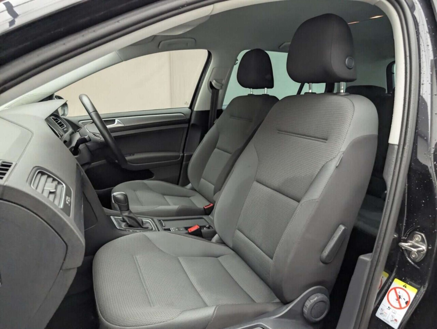 Used Volkswagen Golf 2020 for sale - 77714397: Photo 25