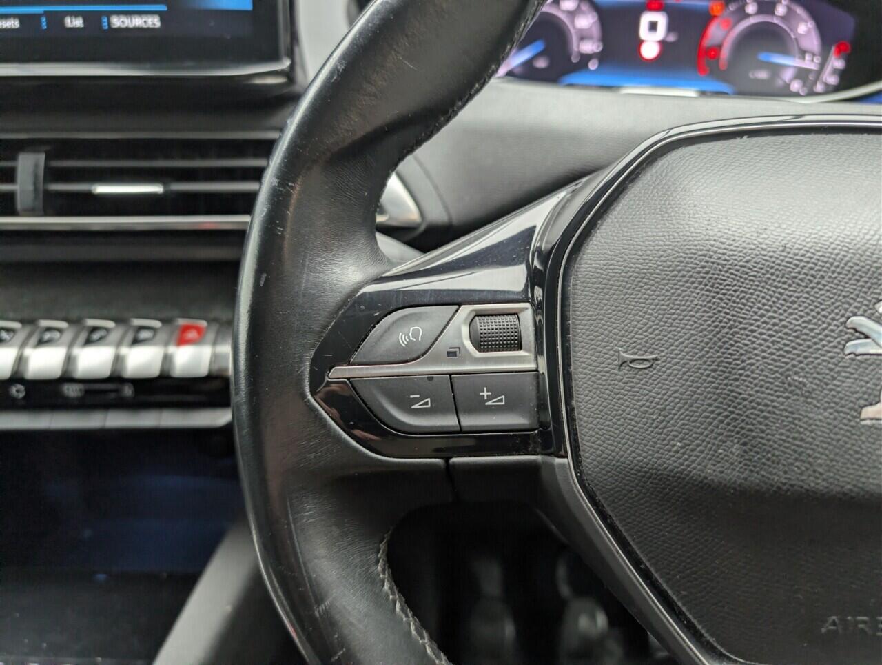 Used Peugeot 5008 2022 for sale - 76657456: Photo 17