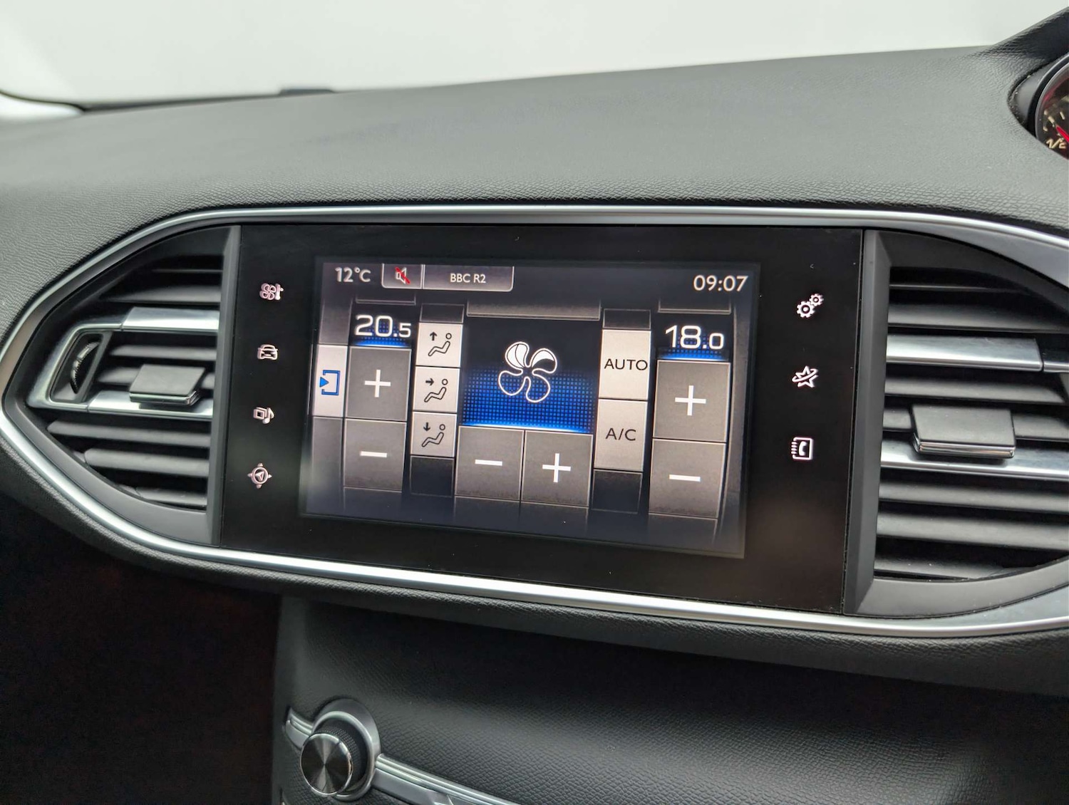 Used Peugeot 308 2016 for sale - 78179665: Photo 22