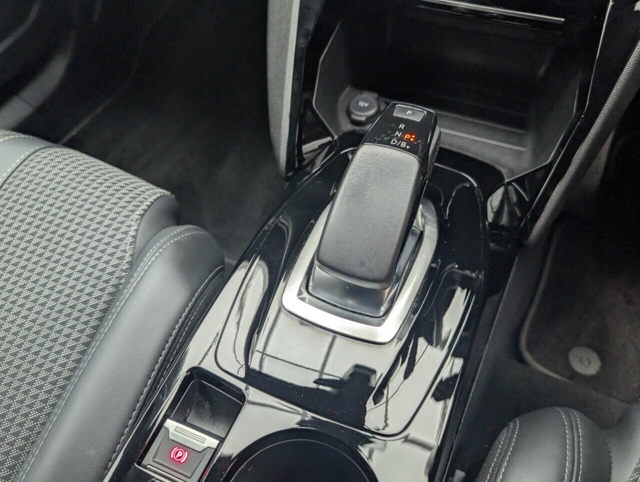 Used Peugeot E-2008 2021 for sale - 76424642: Photo 18