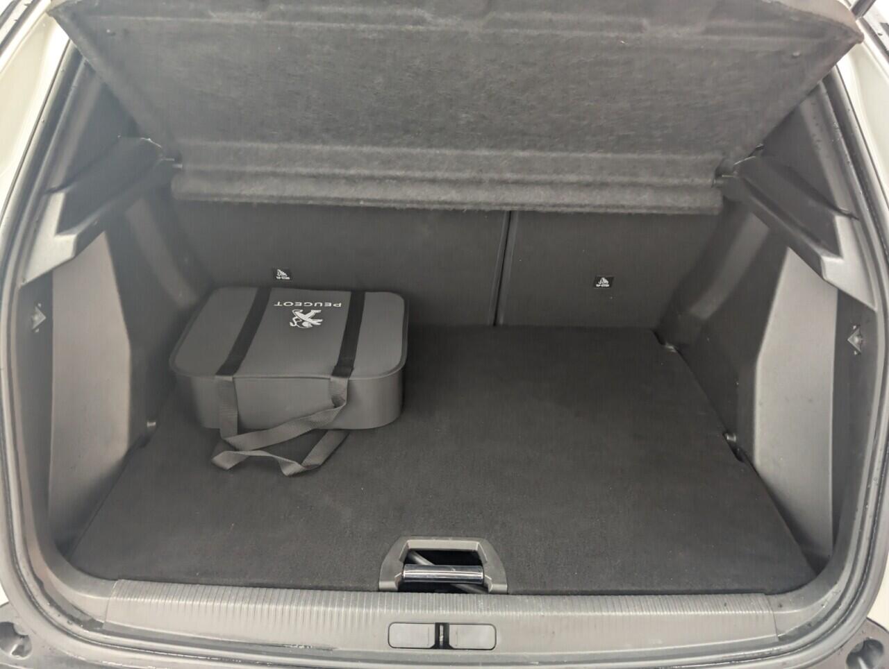 Used Peugeot E-2008 2021 for sale - 76424642: Photo 24