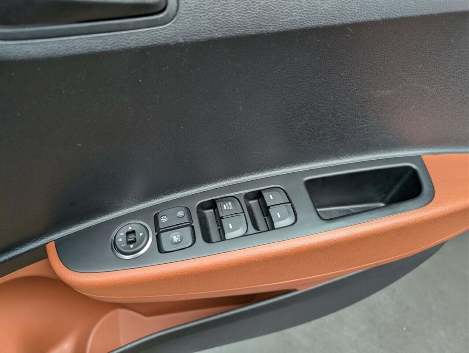 Used Hyundai i10 2015 for sale - 77713791: Photo 20