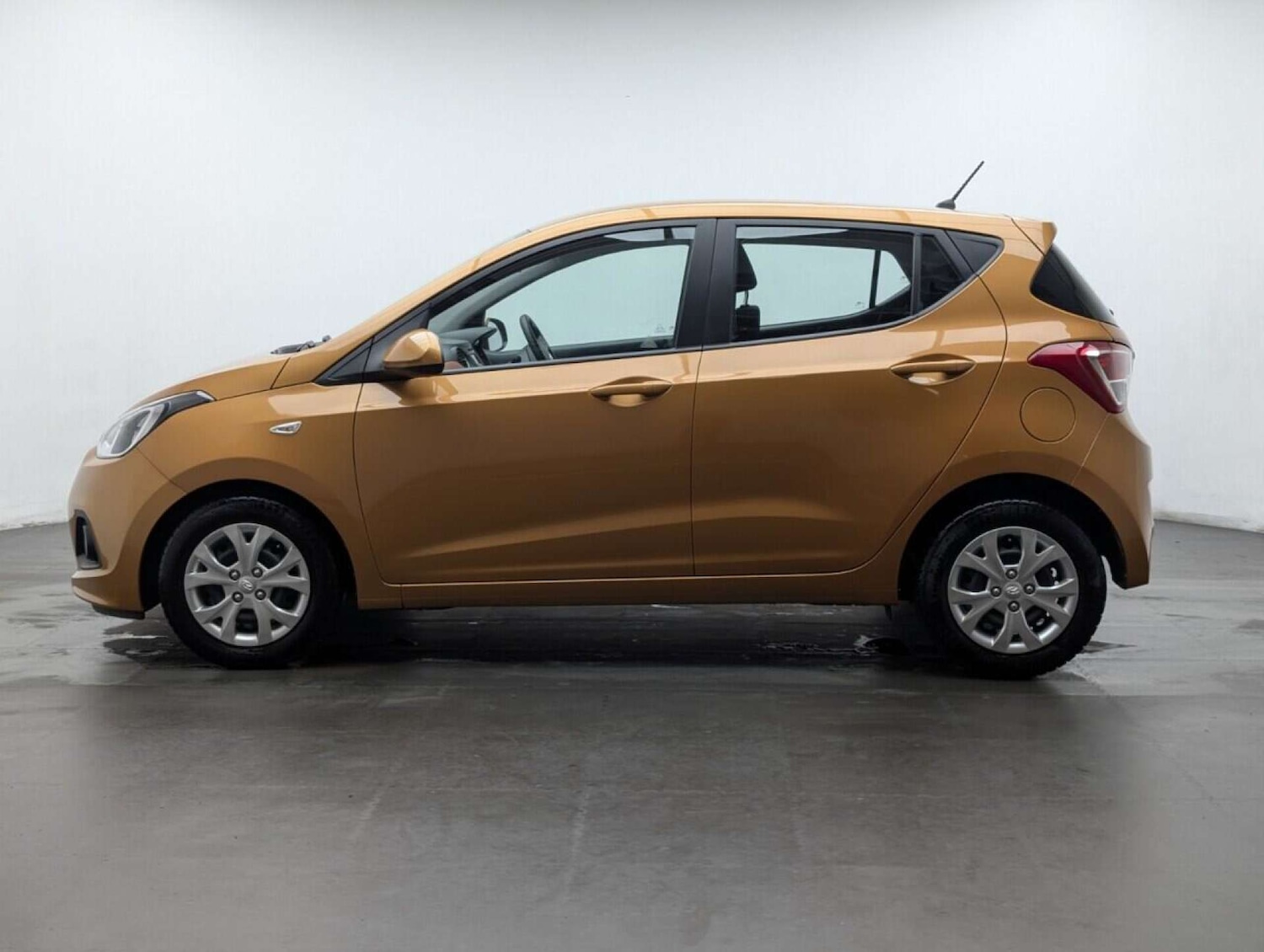 Used Hyundai i10 2015 for sale - 77713791: Photo 5