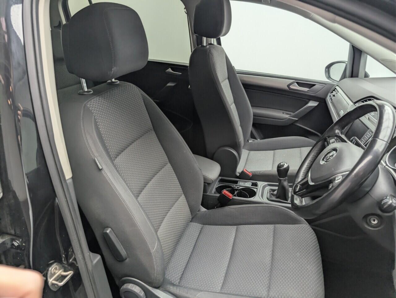 Used Volkswagen Touran 2016 for sale - 77454662: Photo 12