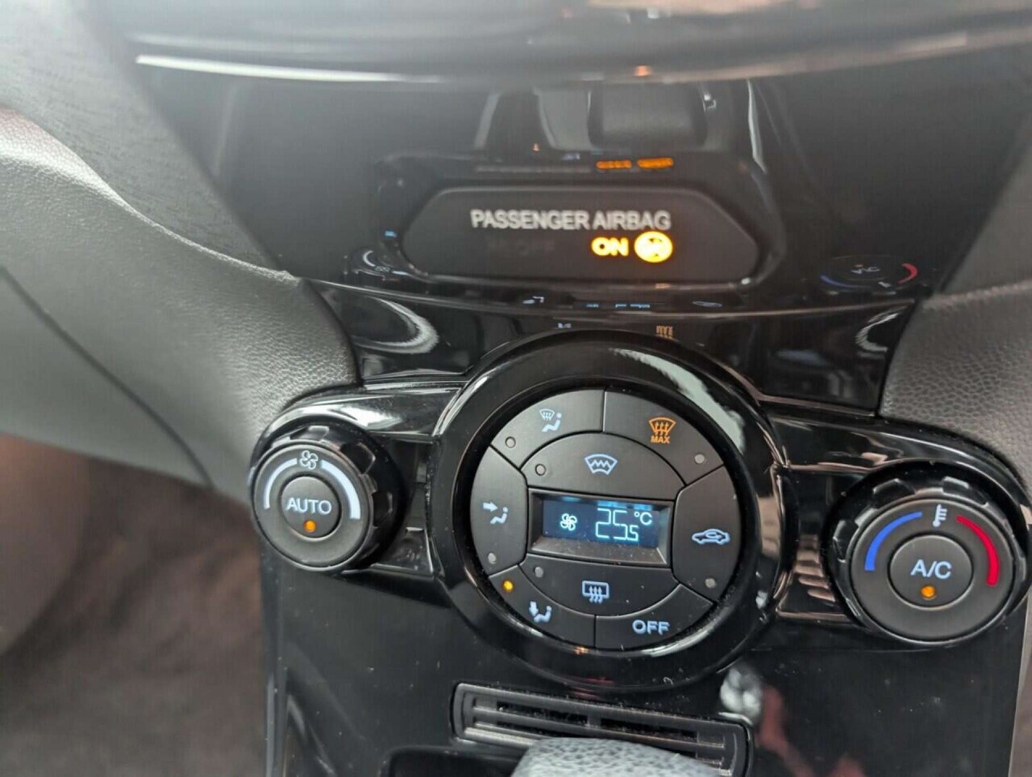 Used Ford Fiesta 2015 for sale - 77713829: Photo 15