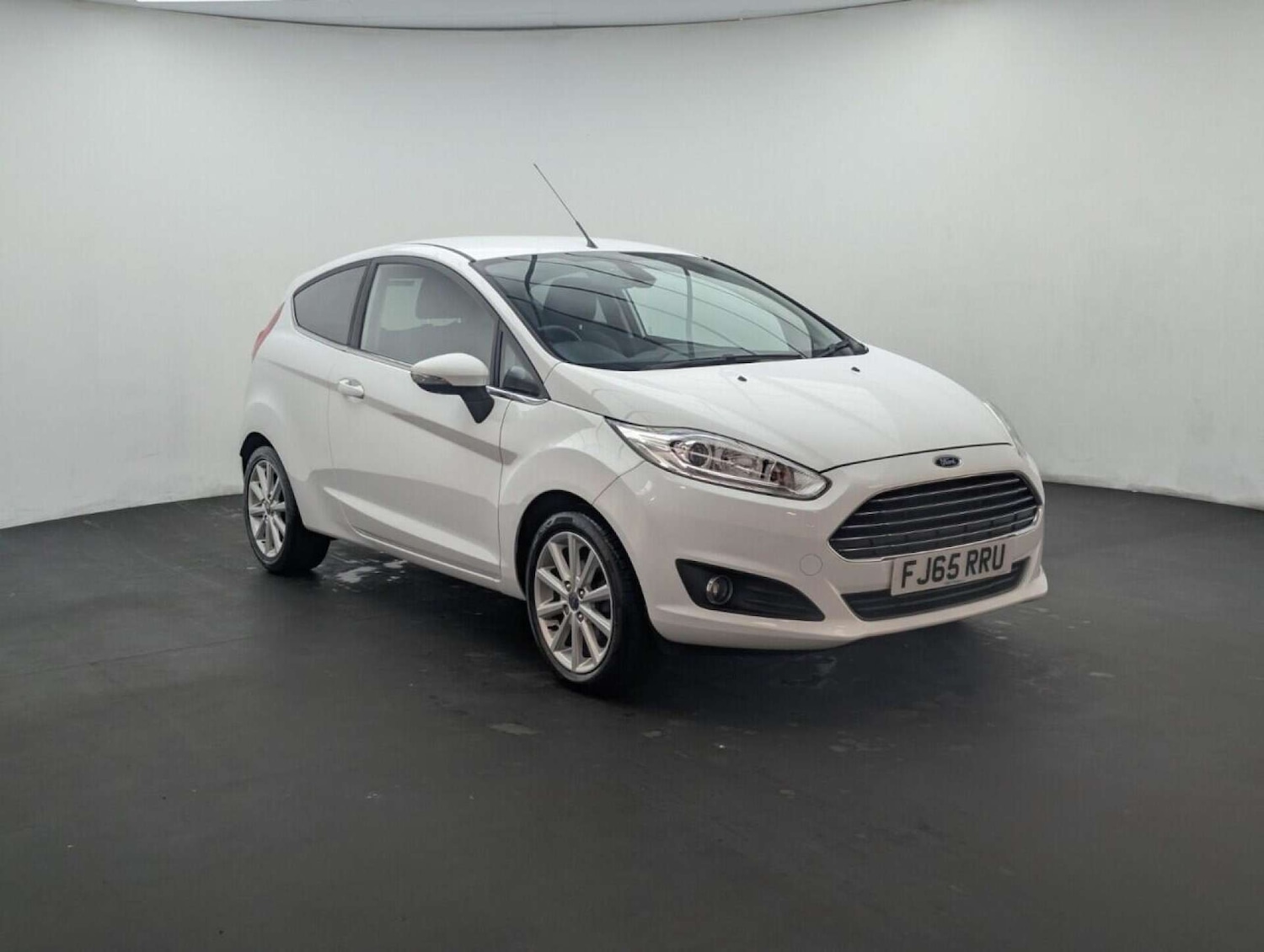 Used Ford Fiesta 2015 for sale - 77713829: Photo 2
