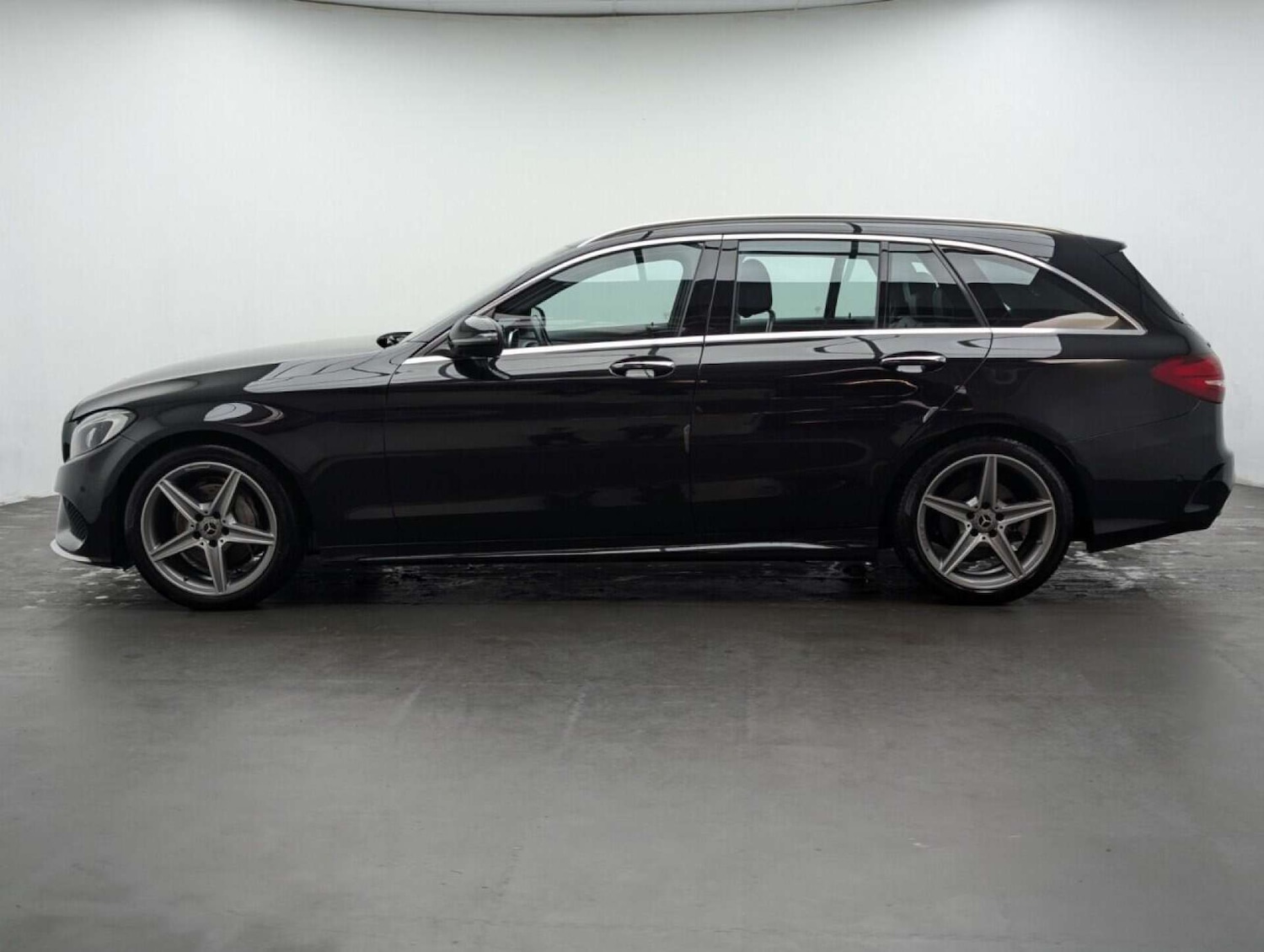 Used Mercedes-Benz C Class 2017 for sale - 77713792: Photo 5