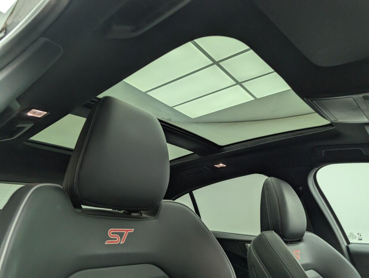 Used Ford Focus 2020 for sale - 76422486: Photo 24