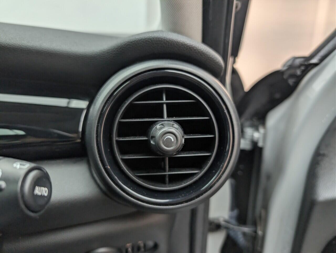 Used MINI Hatch 2015 for sale - 77550642: Photo 18