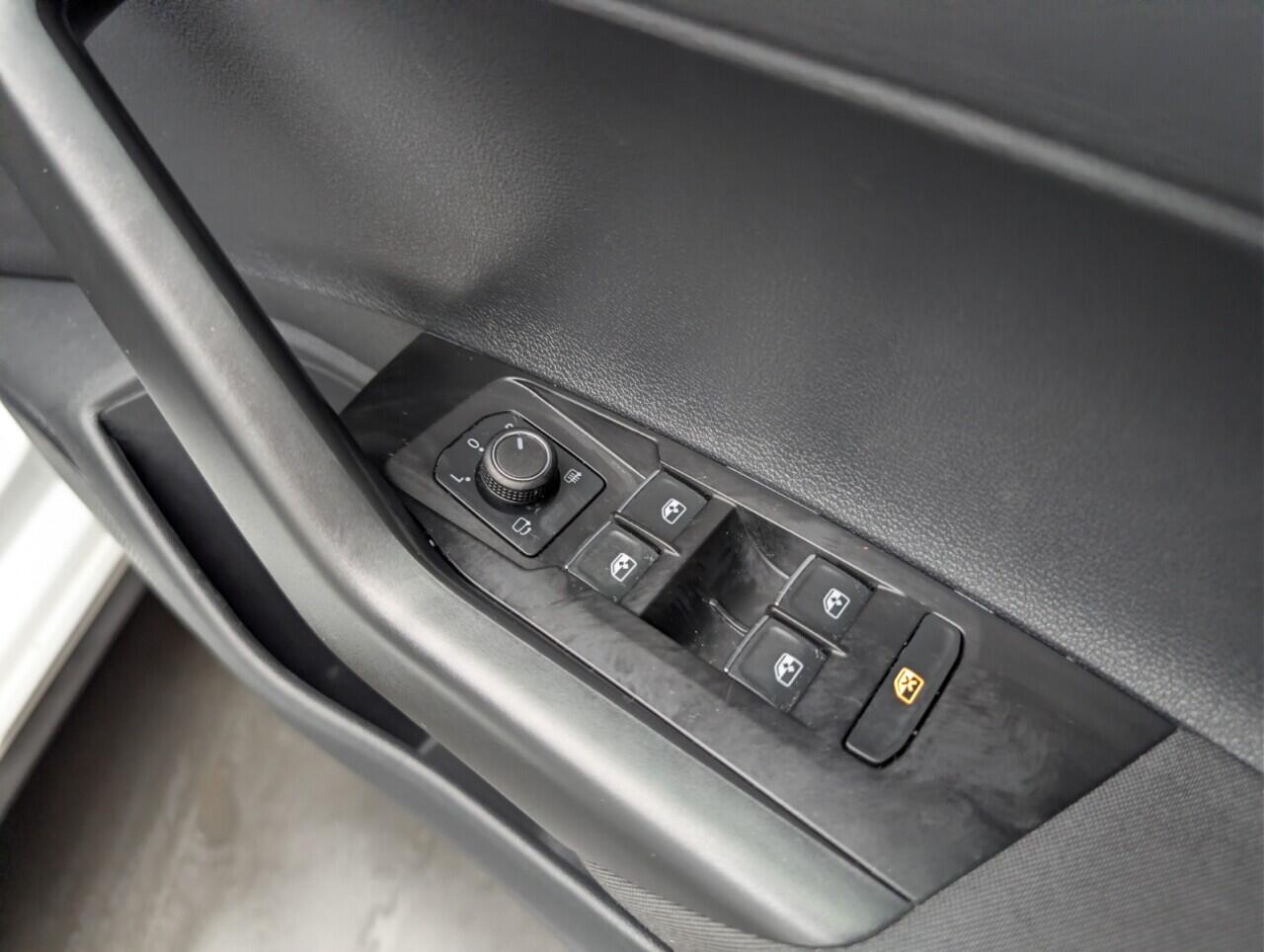 Used Volkswagen Polo 2020 for sale - 77305610: Photo 20