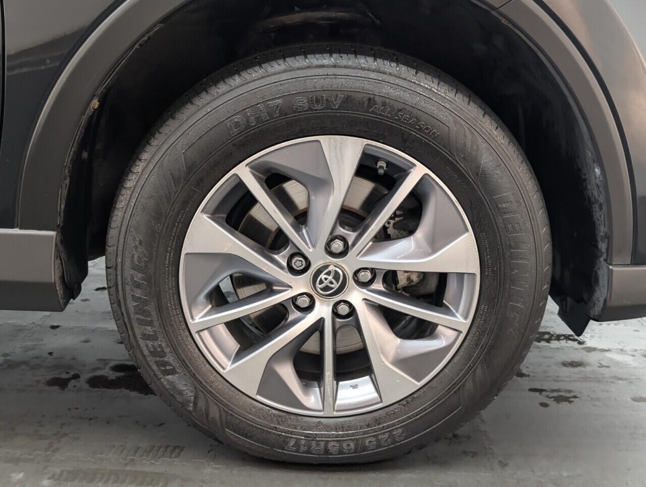 Used Toyota RAV4 2017 for sale - 76849687: Photo 10