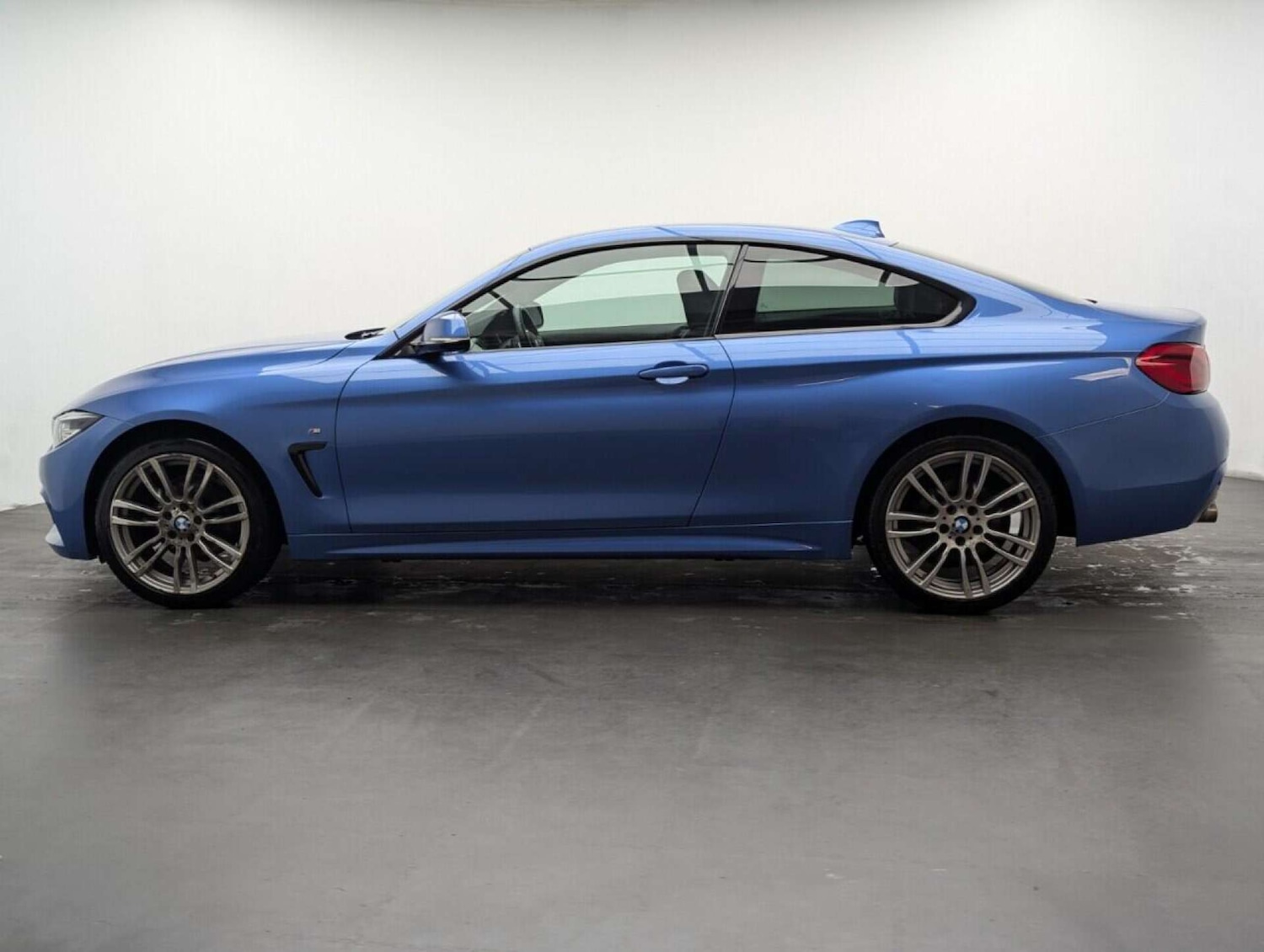 Used BMW 4 Series 2017 for sale - 77713498: Photo 5