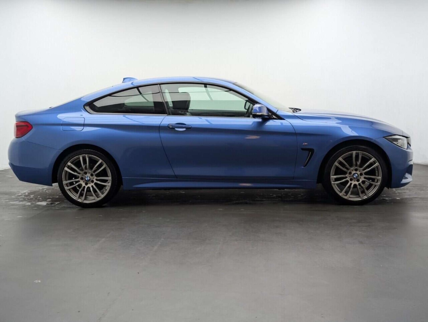 Used BMW 4 Series 2017 for sale - 77713498: Photo 9