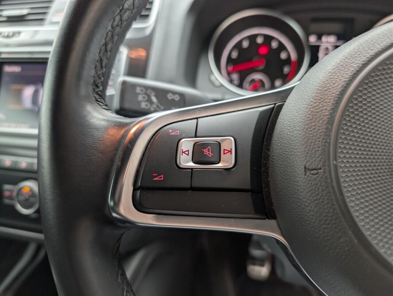 Used Volkswagen Scirocco 2017 for sale - 77109459: Photo 31