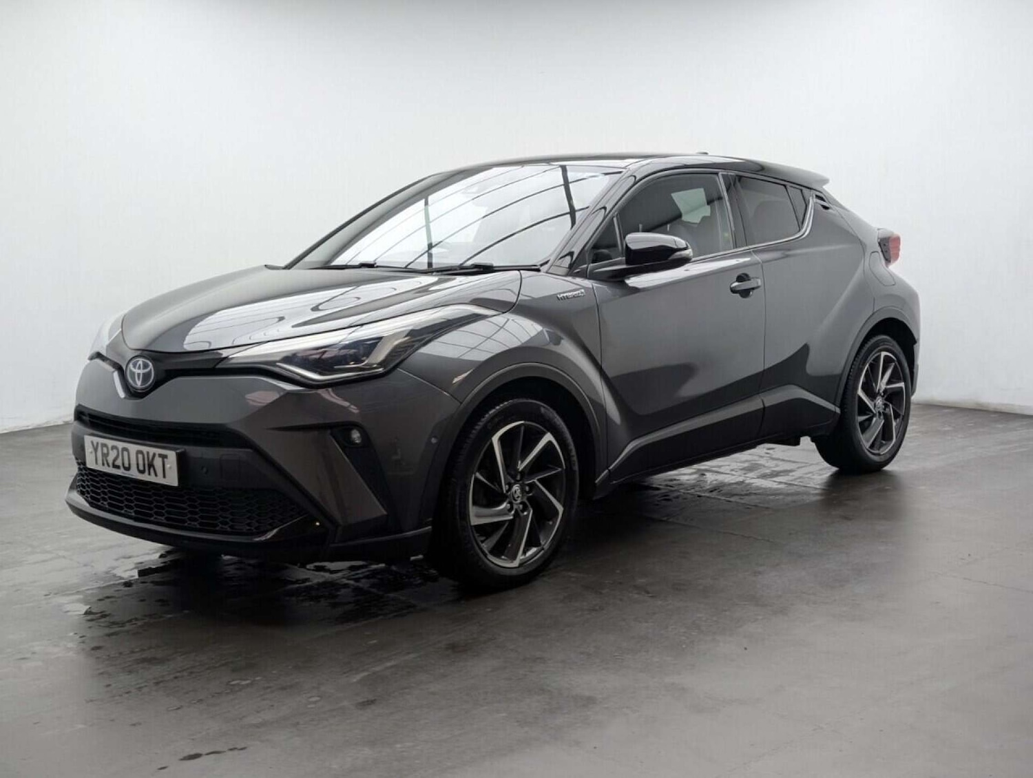 Used Toyota C-HR 2020 for sale - 77713669: Photo 4