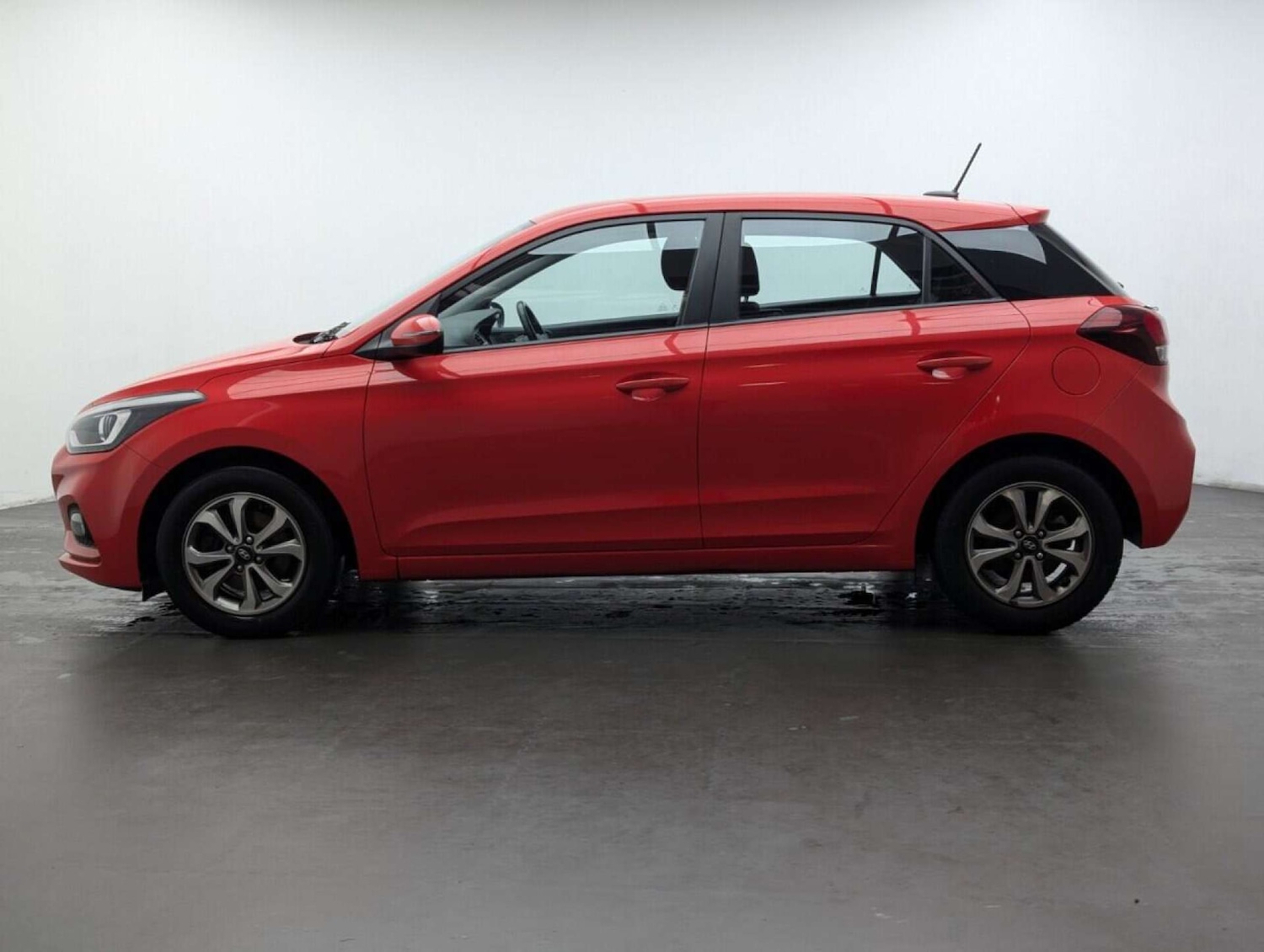 Used Hyundai i20 2019 for sale - 77762369: Photo 5