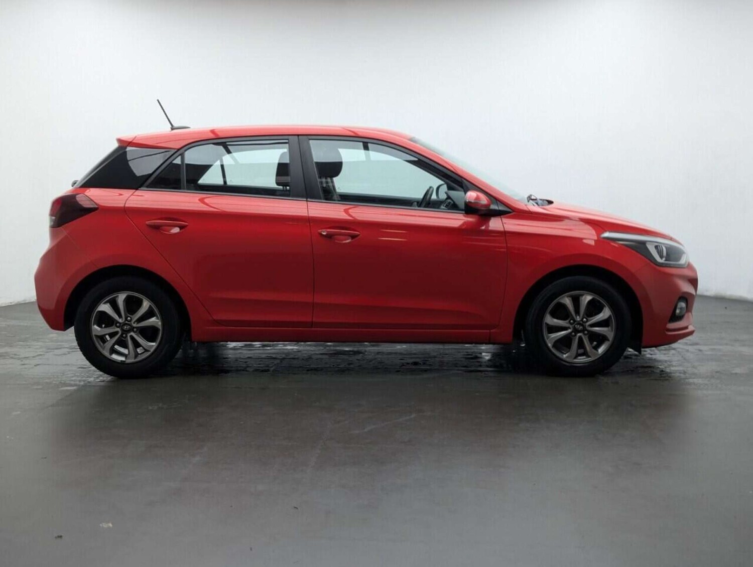 Used Hyundai i20 2019 for sale - 77762369: Photo 9