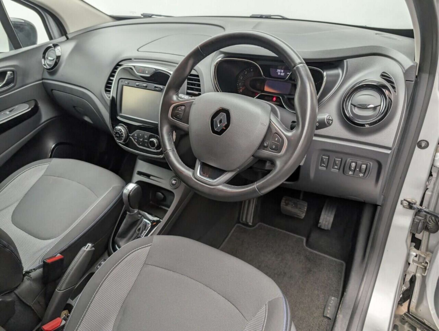 Used Renault Captur 2017 for sale - 77714519: Photo 10