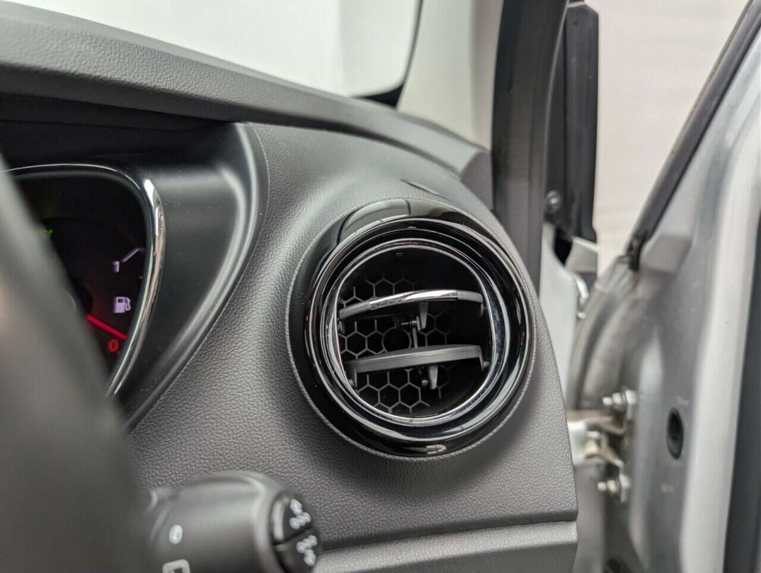 Used Renault Captur 2017 for sale - 77714519: Photo 17