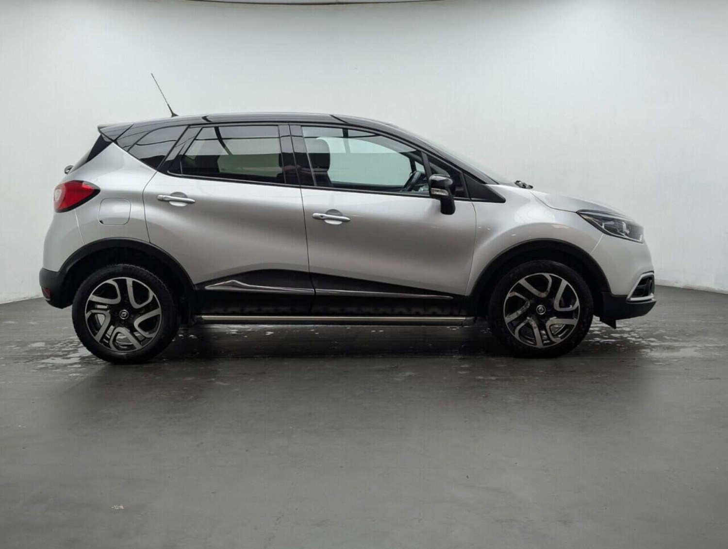 Used Renault Captur 2017 for sale - 77714519: Photo 9