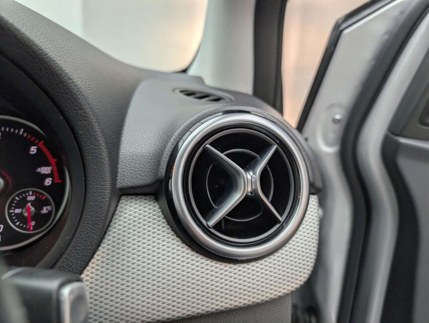 Used Mercedes-Benz B Class 2016 for sale - 77713205: Photo 21