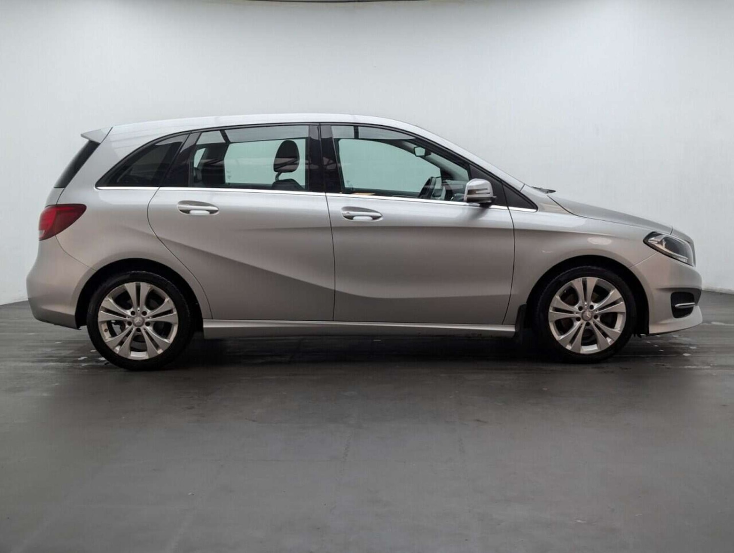 Used Mercedes-Benz B Class 2016 for sale - 77713205: Photo 9