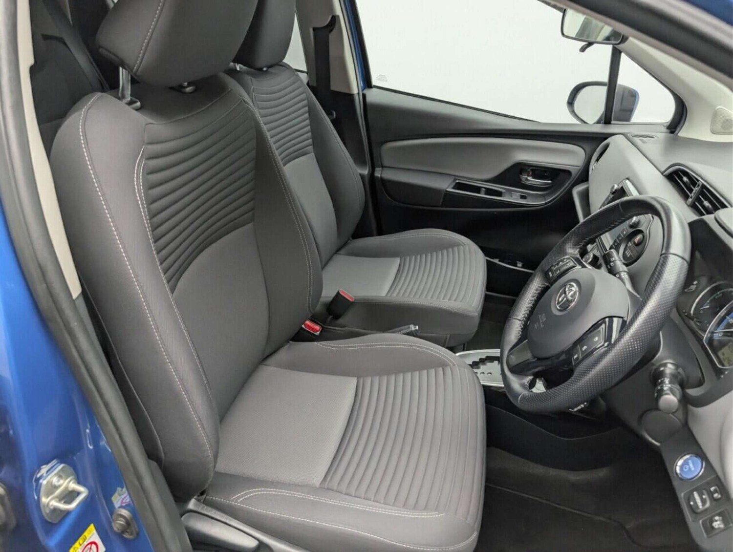 Used Toyota Yaris 2016 for sale - 77714016: Photo 12