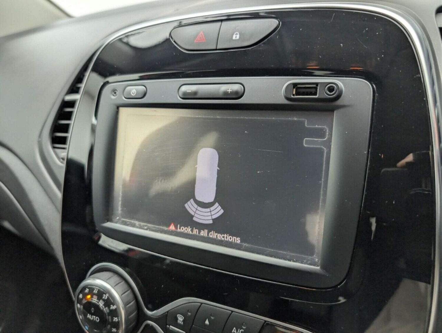 Used Renault Captur 2018 for sale - 77714048: Photo 15