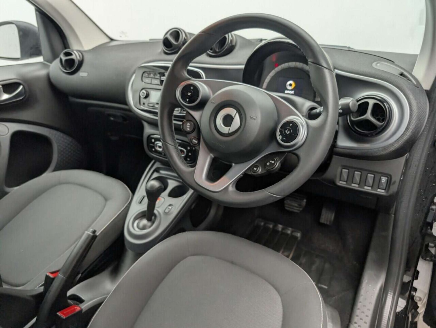 Used smart fortwo 2017 for sale - 77713129: Photo 11