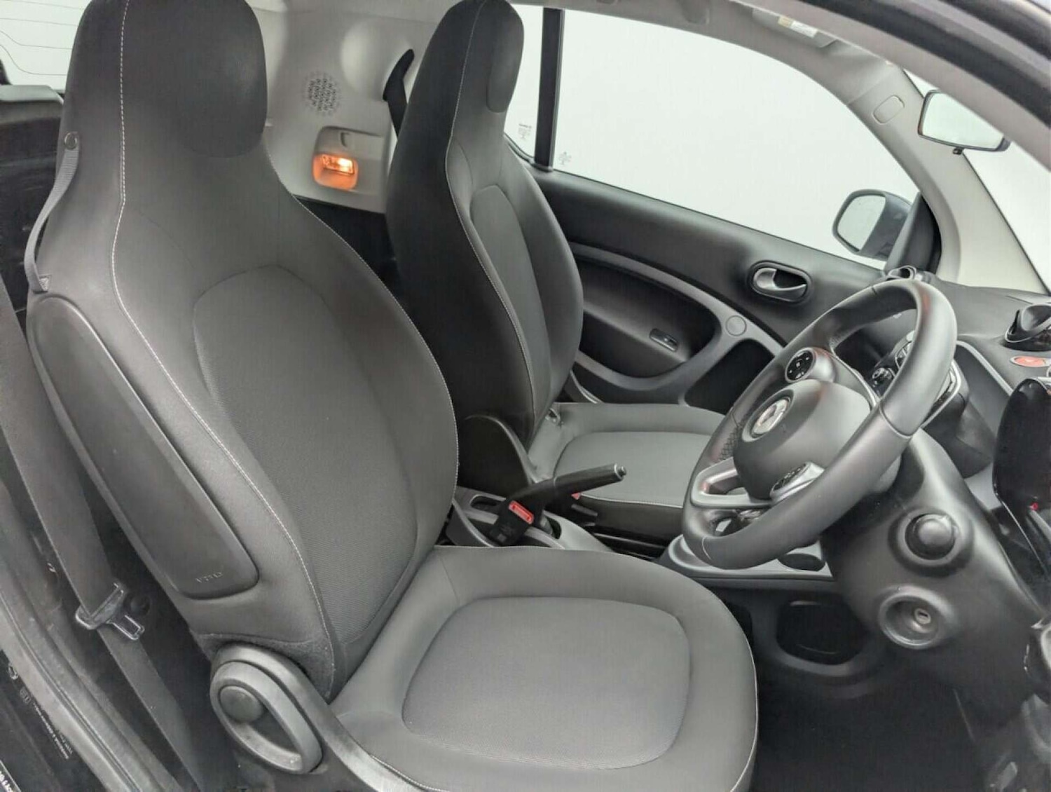 Used smart fortwo 2017 for sale - 77713129: Photo 12