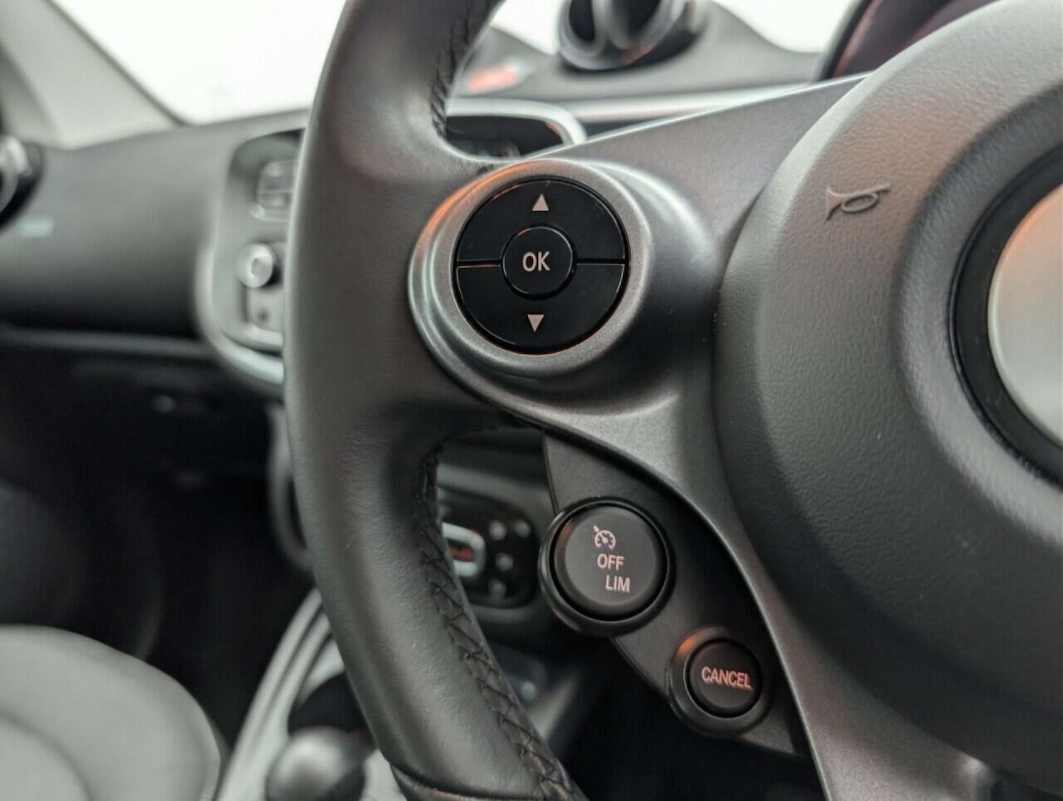 Used smart fortwo 2017 for sale - 77713129: Photo 17