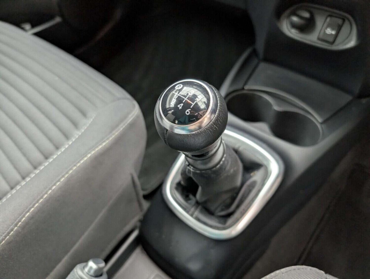 Used Toyota Yaris 2019 for sale - 77793051: Photo 17