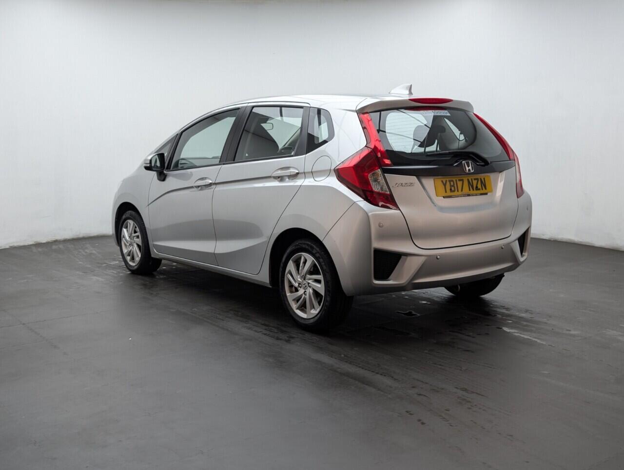 Used Honda Jazz 2017 for sale - 76550798: Photo 16