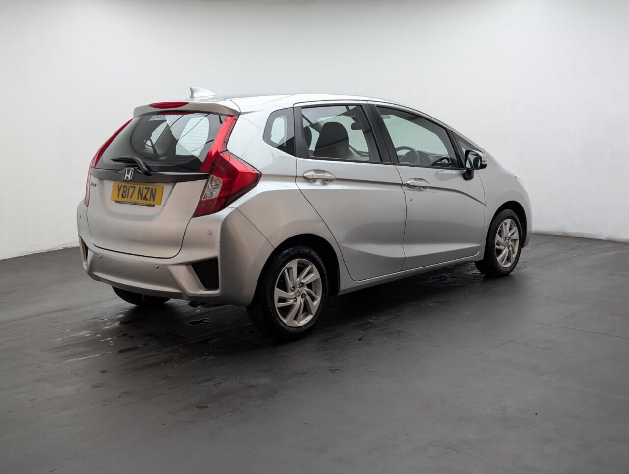 Used Honda Jazz 2017 for sale - 76550798: Photo 18