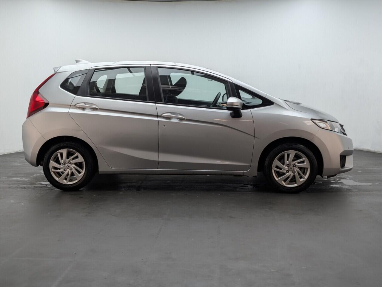 Used Honda Jazz 2017 for sale - 76550798: Photo 19
