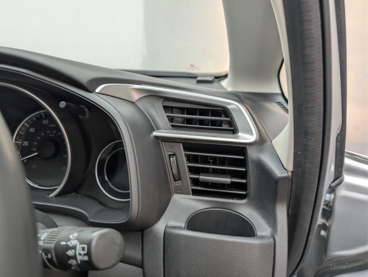 Used Honda Jazz 2017 for sale - 76550798: Photo 30