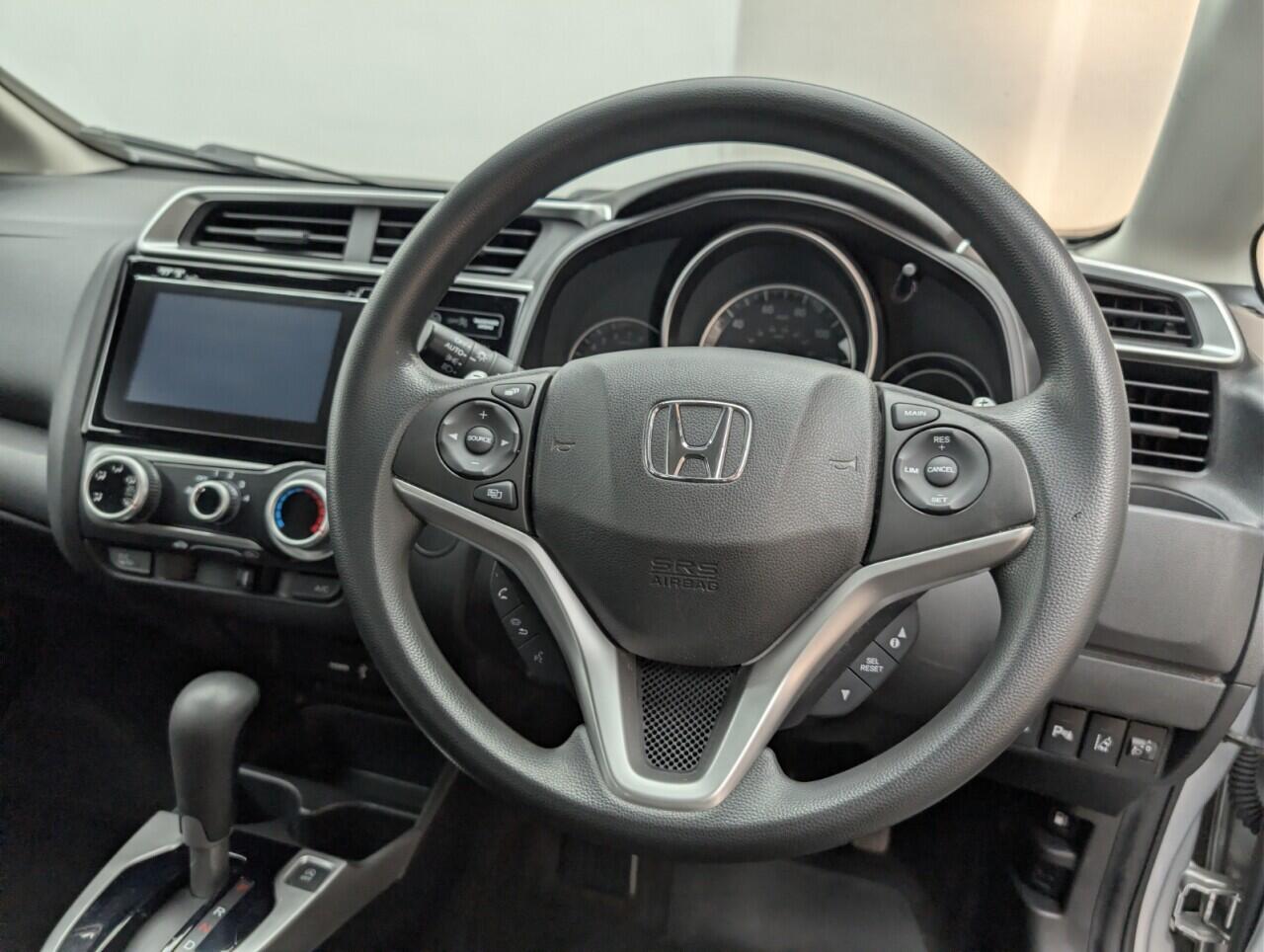 Used Honda Jazz 2017 for sale - 76550798: Photo 32