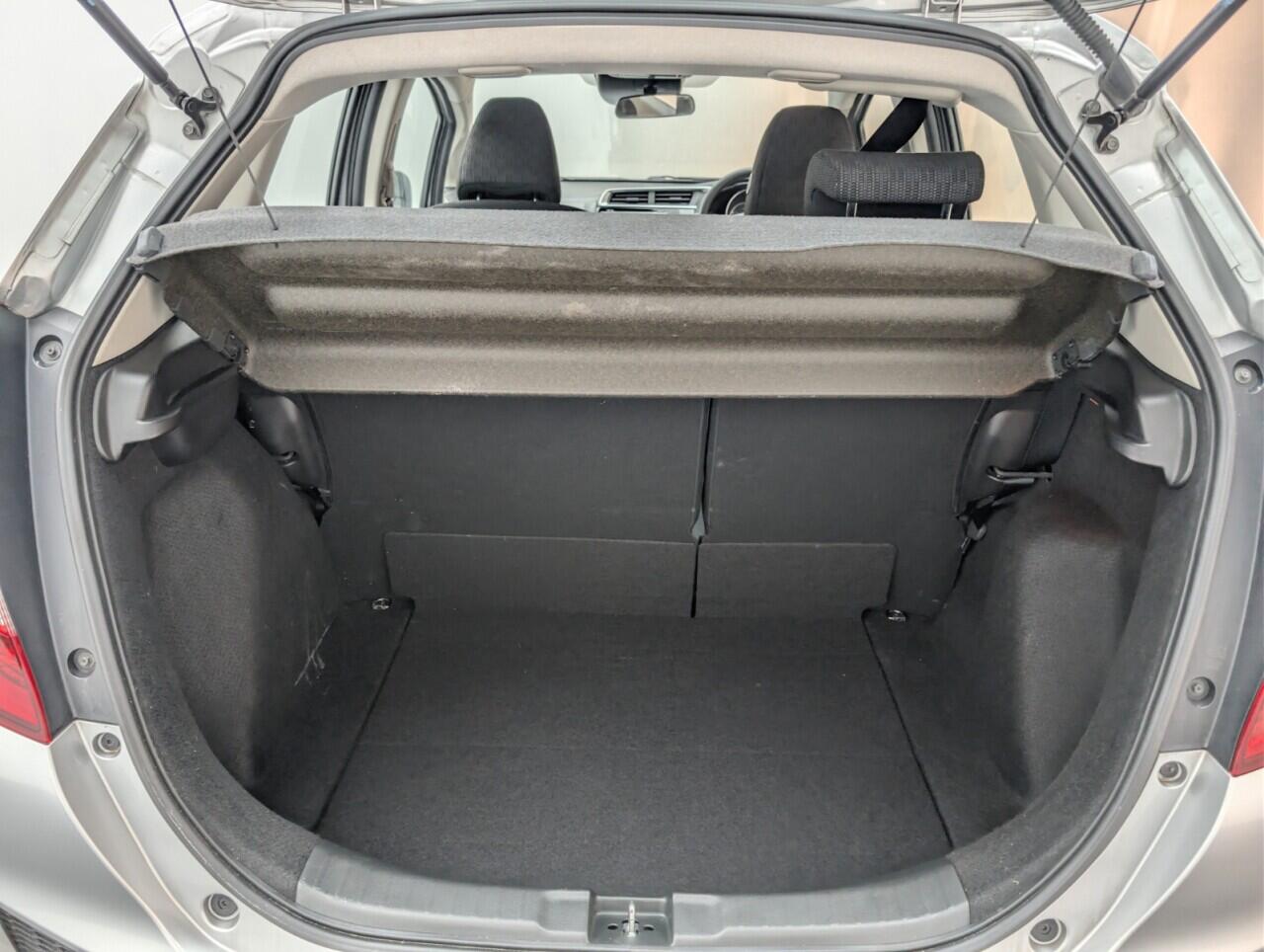 Used Honda Jazz 2017 for sale - 76550798: Photo 35