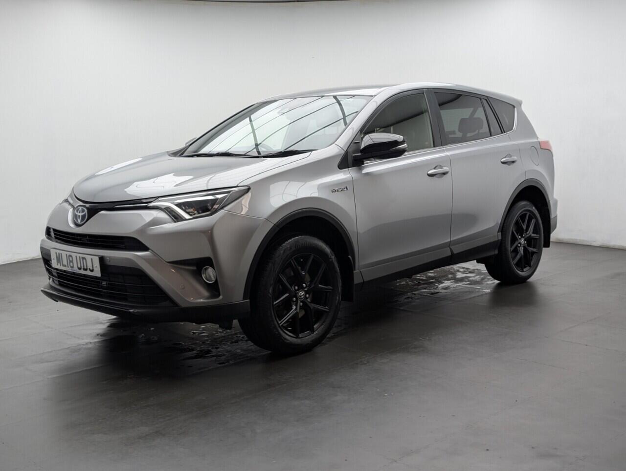 Used Toyota RAV4 2018 for sale - 77057242: Photo 4