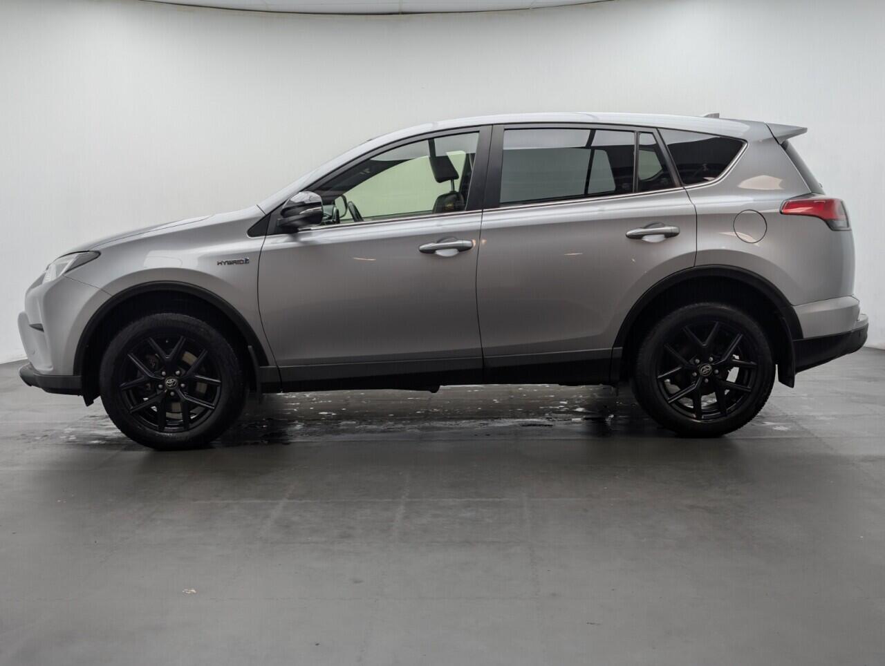 Used Toyota RAV4 2018 for sale - 77057242: Photo 5