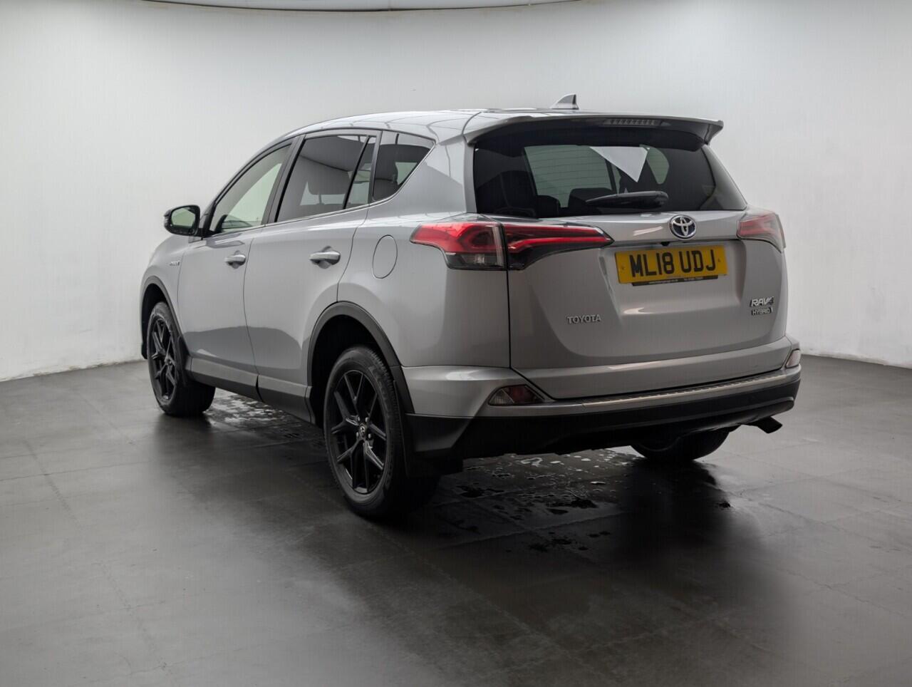 Used Toyota RAV4 2018 for sale - 77057242: Photo 6