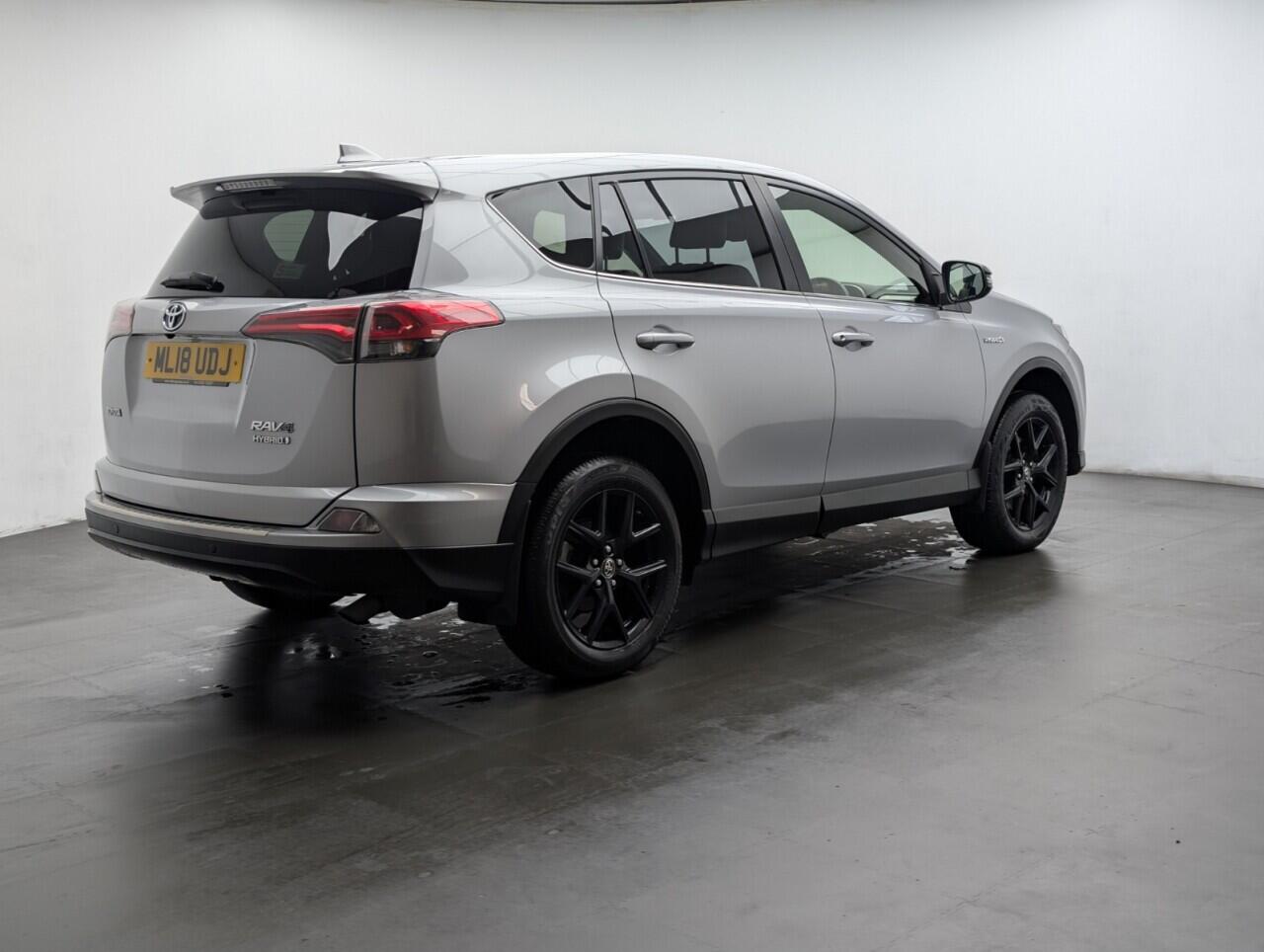 Used Toyota RAV4 2018 for sale - 77057242: Photo 8