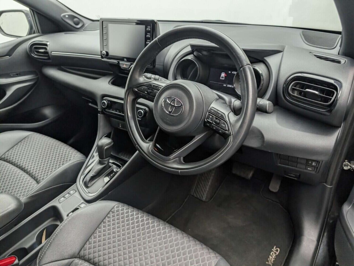 Used Toyota Yaris 2022 for sale - 77713195: Photo 11