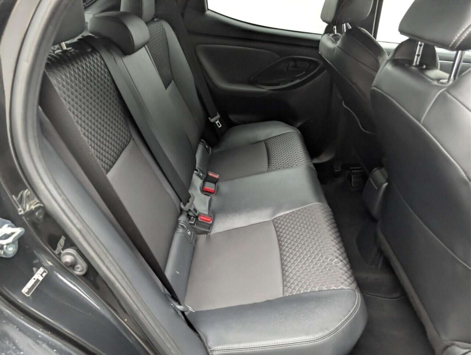 Used Toyota Yaris 2022 for sale - 77713195: Photo 23