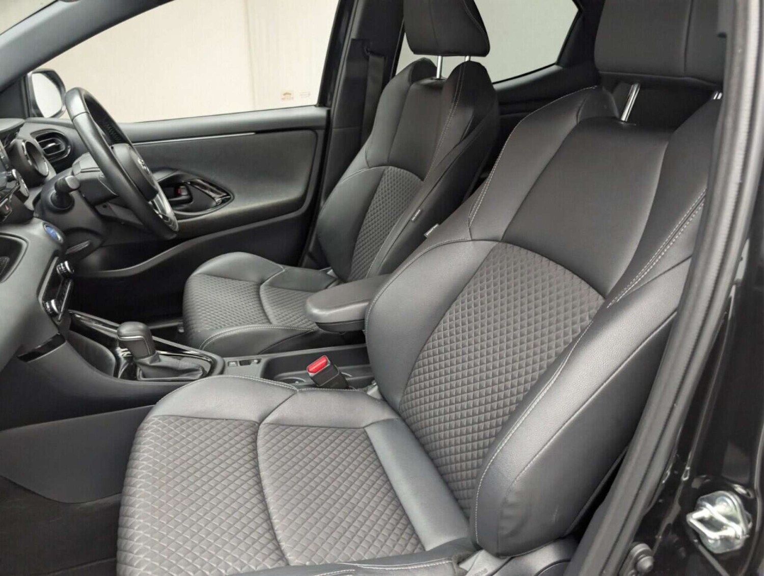 Used Toyota Yaris 2022 for sale - 77713195: Photo 26