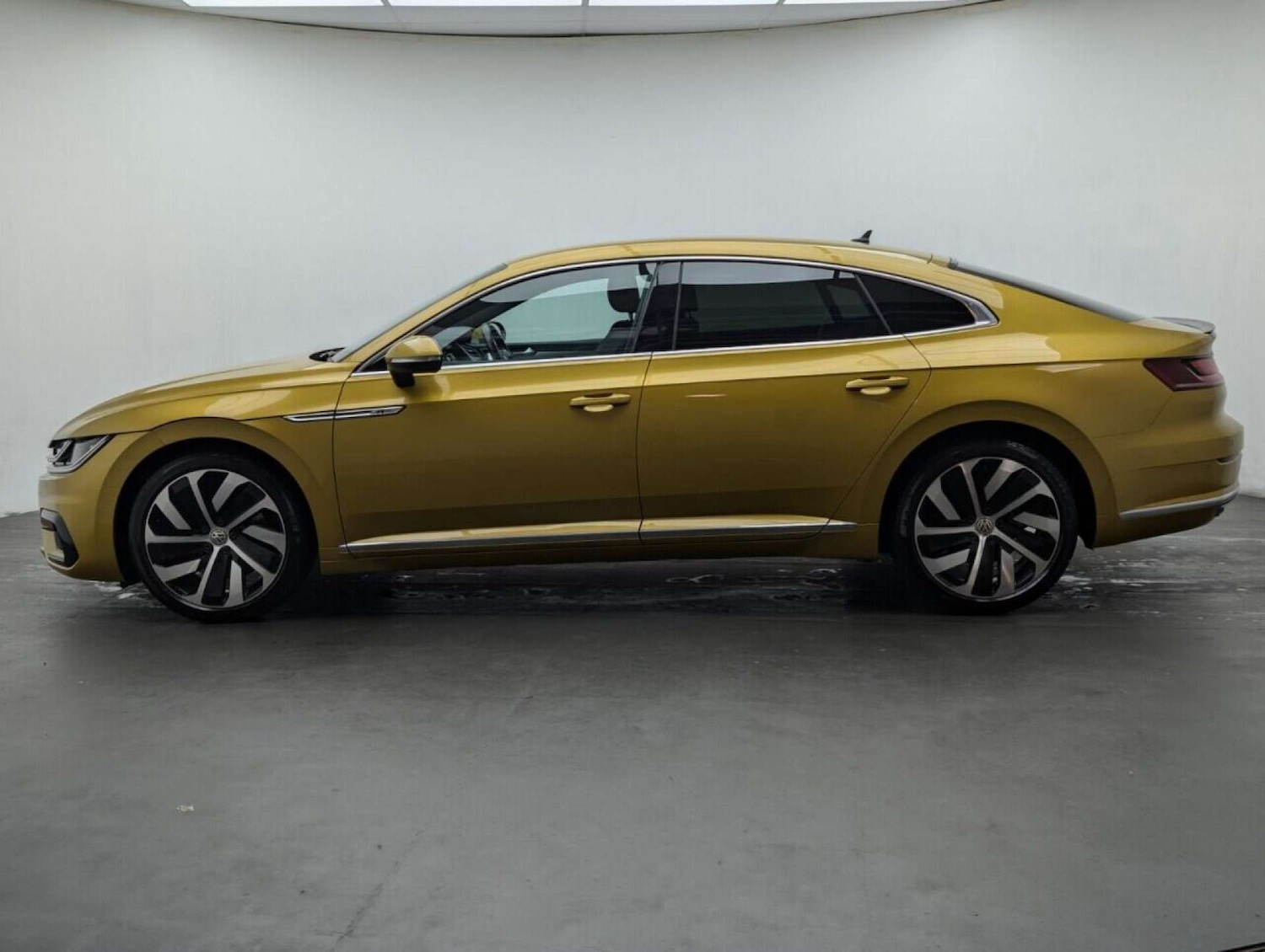 Used Volkswagen Arteon 2017 for sale - 77765800: Photo 5